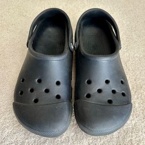 LIKE NEW Crocs with protected toe, size Women 8-9 / Men 6-7